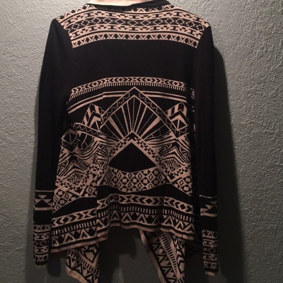 Tobi cardigan with Aztec detailing BRAND NEW - Picture 3 of 4